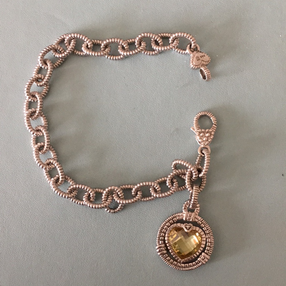 Gorgeous silver bracelet with gemstone